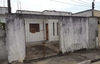 Locação casa têrrea individual: 1dorm, sala, cozinha, banheiro, lavanderia coberta e vaga para 2 carros. - ca1985