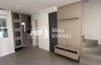 Sobrado para aluguel tem 70 metros quadrados com 2 quartos