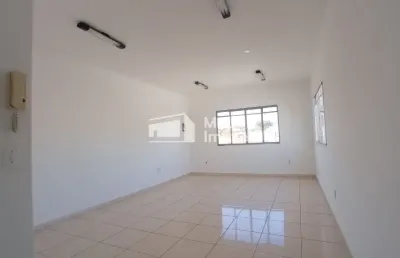 Sala comercial com 1 sala para alugar na Avenida Salinas, 1000, Bosque dos Eucaliptos, São José dos Campos