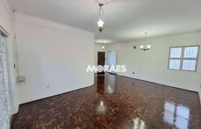 Casa com 4 quartos para alugar, 360 m². 4 vagas, por r$ 6.500/mês - vila nova cidade universitária - bauru/sp