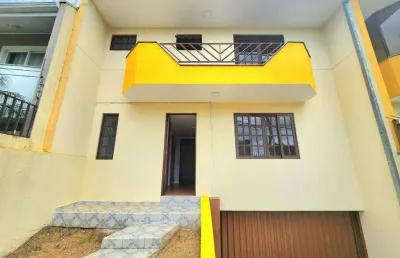 Sobrado com 3 dormitórios à venda, 159 m² por r$ 695.000,00 - xaxim - curitiba/pr