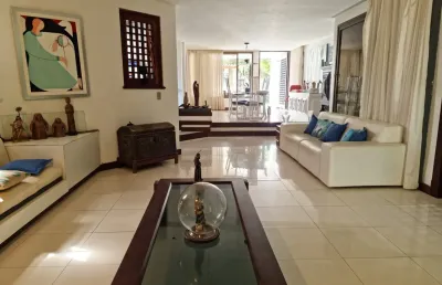 Casa a 30 passos do shopping itaigara, rua tranquila.