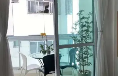 Lindo apartamento de 02 quartos na praia da costa com varanda e lazer completo! 
