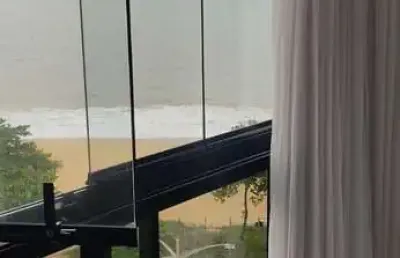 Lindo apartamento com 03 quartos´suíte, frente para o mar na praia de itaparica!