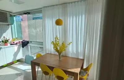 Lindo apartamento de 02 quartos em itapuã com varanda e lazer completo! 