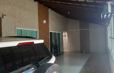 Casa com 3 quartos sendo uma suíte, área da casa 181 m2... santos dumont vila velha es...