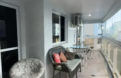 Lindo apartamento de 03 quartos em itapuã com varanda e lazer completo!
