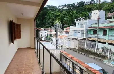 Ótima casa com 4 quartos e quintal no democrata, juiz de fora-mg