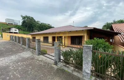 Casa à venda - estilo clássico com conforto moderno