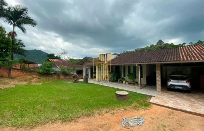 Casa com potencial de expansão no bairro tiroleses/timbó