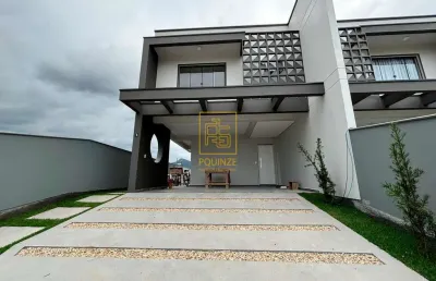 Sobrado bem localizado e a poucos minutos do centro de indaial
