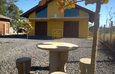 Casa espaçosa a 850 metros do mar em balneário piçarras