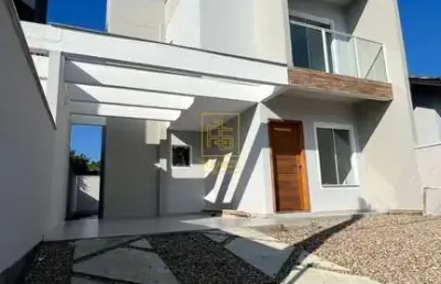 Sobrado semi mobiliado a poucos minutos do centro de indaial