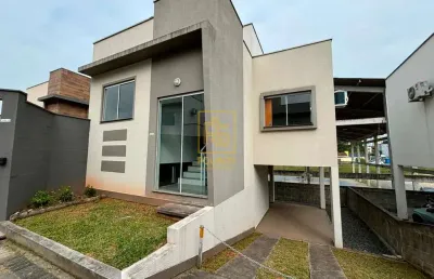 Seu novo lar espera por você: sobrado aconchegante com 3 dormitórios e sem risco de enchentes