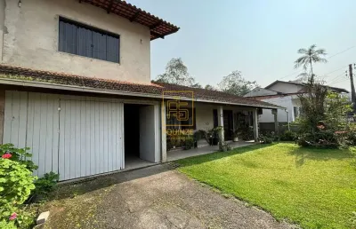 Casa com ampliações no bairro benedito: mais espaço e conforto para sua família!