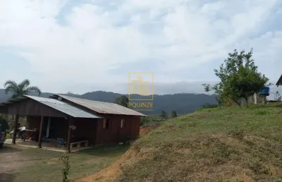 Encantador terreno rural com casa e lago em rio dos cedros