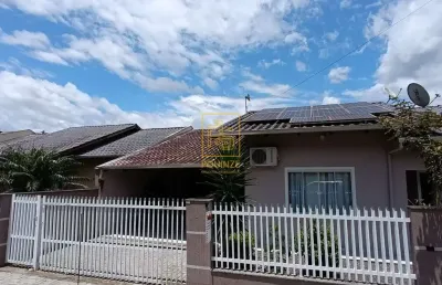 Casa espaçosa com poço semiartesiano no bairro glória em rodeio