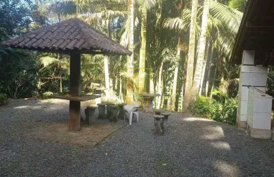 Sítio totalmente mobiliado e com 3.250m² de terreno