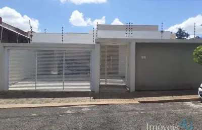 Casa com 3 quartos à venda na Rua Presidente Costa e Silva, 976, Jardim Alto da Boa Vista, Rolândia