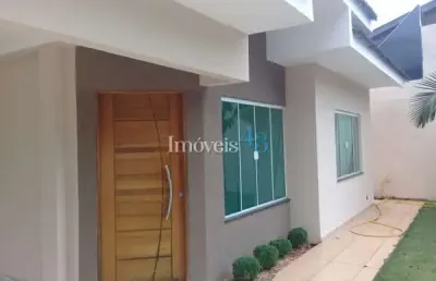 Casa com 3 quartos à venda na Rua Carlos Bernardino Cardoso, 130, Jardim Água Verde, Rolândia