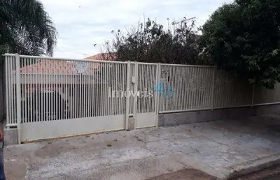 Casa com 2 quartos à venda na Rua Estados Unidos, 467, Centro, Cambé