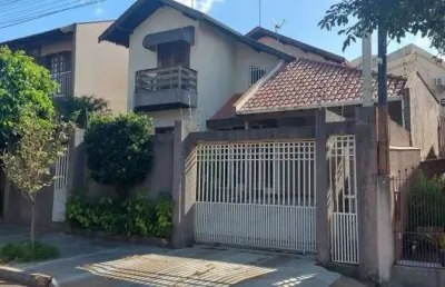 Casa com 3 quartos à venda na Rua Antônio Forastieri, 80, Jardim Vila Rica, Cambé
