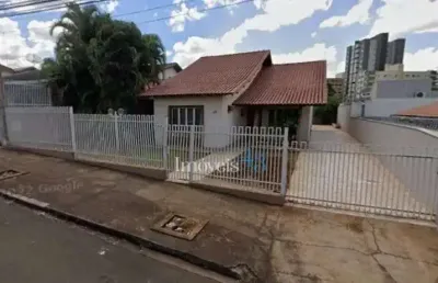Casa com 4 quartos à venda na Rua Chile, 59, Centro, Cambé
