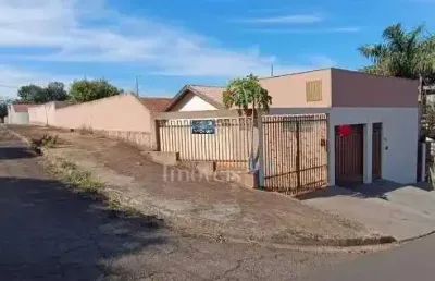 Casa com 3 quartos à venda na Rua Salmos, 391, Conjunto Habitacional Doutor José dos Santos Rocha, Cambé