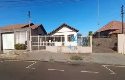 Casa com 1 quarto à venda na Rua Portugal, 543, Centro, Cambé