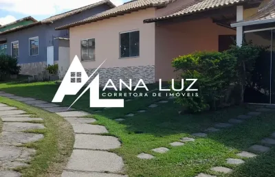 Casa com excelente distribuição, ambientes bem ventilados e ótima iluminação natural. acabamento de qualidade, ideal para quem busca conforto sem abrir mão da praticidade. condomínio tranquilo, perfei