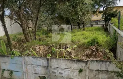Terreno em bairro nobre com 680 metros, valor abaixo do merc