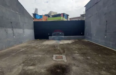 Lojão com 300m² sendo 200m² de área construída para alugar por r$ 2.900,00  em irajá - rj