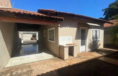 Casa com 2 quartos à venda na Rua Okinawa, 1, Jardim Petrópolis, Campo Grande