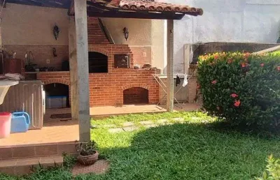 Vendo casa linear com edícula e quintal, 153 m2 no jardim guanabara!