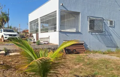Vendo linda casa 140,00m² com 3 quartos, sendo 1 suíte, espaço para vários carros, r$ 450.000,00.