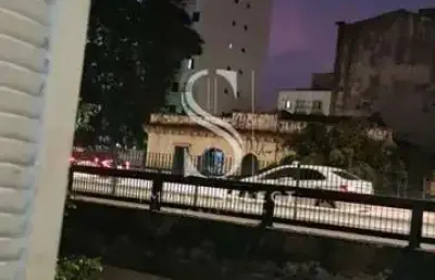 Casa assobradada de 119m² com 02 dormitórios e 02 banheiros à venda na região da santa cecília - sp