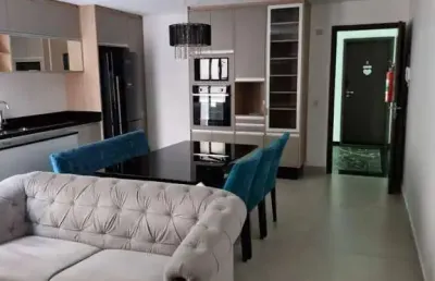 Apartamento sem condomínio com 3 dormitórios sendo 1 suíte e 2 vagas de garagem.