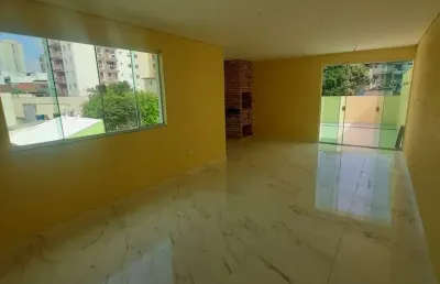 Cobertura com 140m², elevador, churrasqueira, 3 dormitórios sendo 1 suíte e 2 vagas de garagem