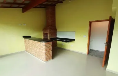 Sobrado em condomínio com cobertura gourmet, 2 suítes, churrasqueira e 1 vaga de garagem