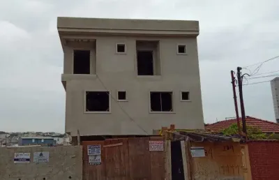 Sobrado no parque das nações com 101,58 m² com 2 suítes e 2 vagas de garagem.