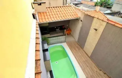 Casa com piscina  e área gourmet no parque oratório com 2 dormitórios sendo 1 suíte e 4 vagas