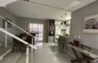 Sobrado com 3 quartos (1 suite c/ closet e ar), espaço gourmet com piscina e 3 vagas de garagem