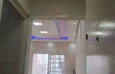 Apartamento de 2 quartos c/ planejado, cozinha planejada, sala c/ sanca e 1 vaga na vl nambi