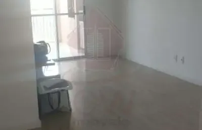 Apartamento de 2 quartos (1 suite com planejados), cozinha planejada, varanda gourmet envidraçada