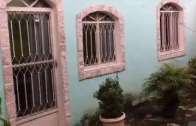 3 casas em terreno 10x25 , em campo grande próximo ao prezunic