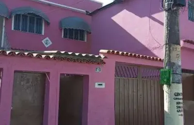 Prédio com 3 casas e quitinete no bairro santa rita, perto do prezunic