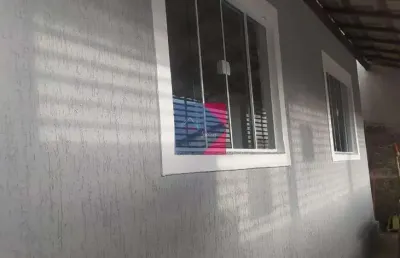 Uma casa disponível para venda, localizada no jardim aeroporto