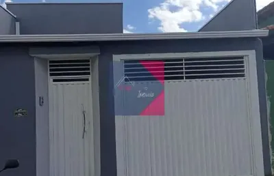 Uma linda casa, com localização no bairro são carlos, com acabamento de primeira