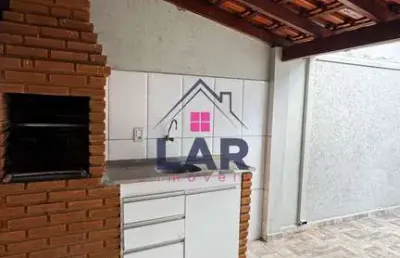 Vende-se uma casa localizada no bairro altavile com excelente acabamento