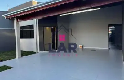 Vende-se uma casa com excelente acabamento e localização no parque real